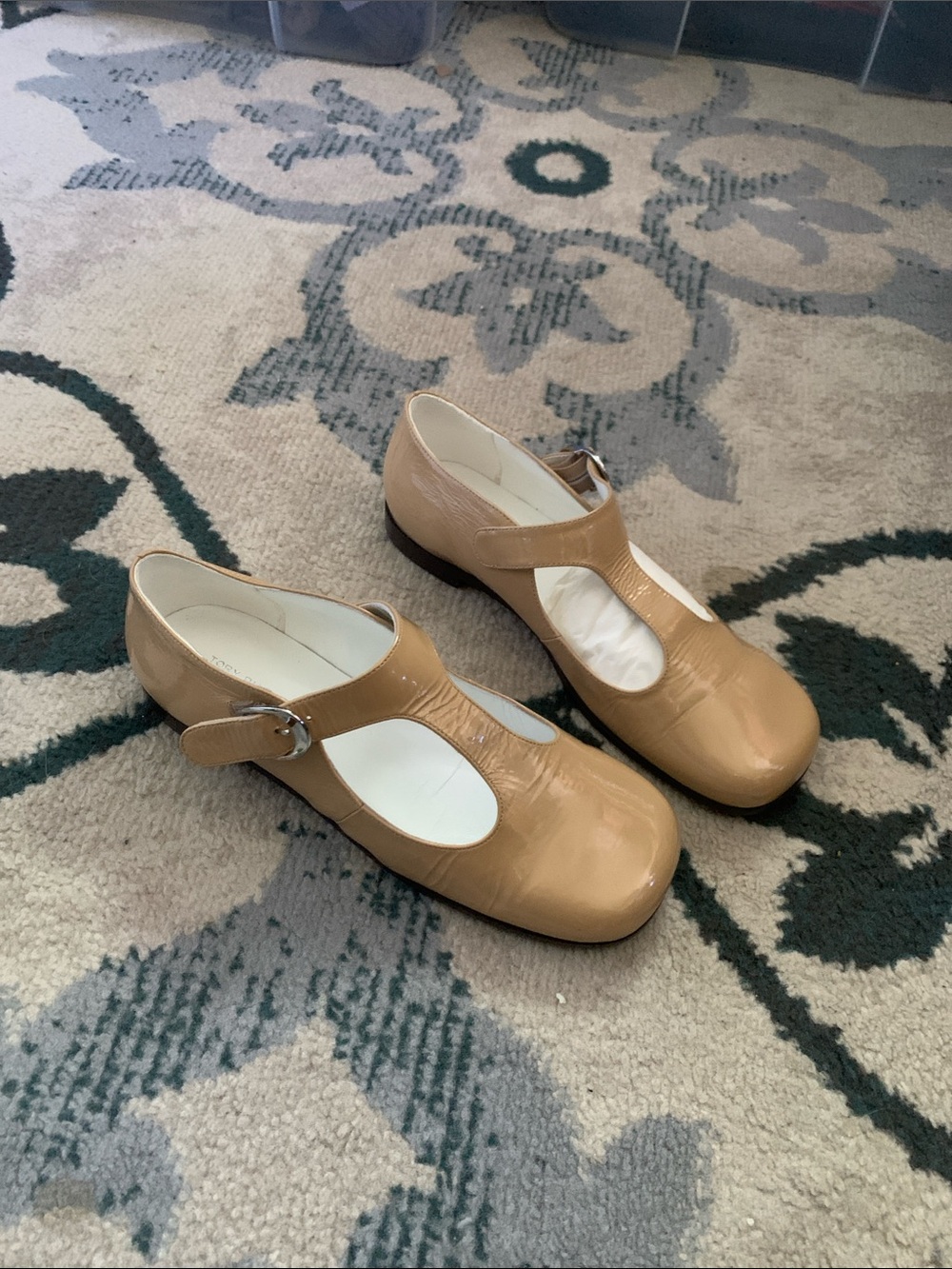 Tory Burch Violet t strap 7.5 like new